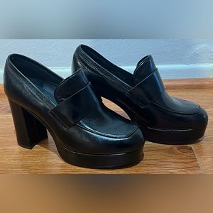 • Jeffrey Campbell Scholar Penny Loafer Heels • Women's Size 9 •
